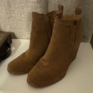 Women’s Crown Vintage Camel Brown Suede Wedge Ankle Boots,  Sz 9 1/2